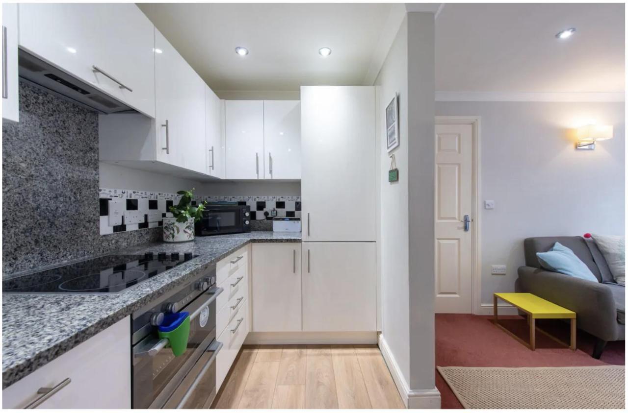 Wells City Centre, Quiet Mews House, Sleeps 6 빌라 외부 사진